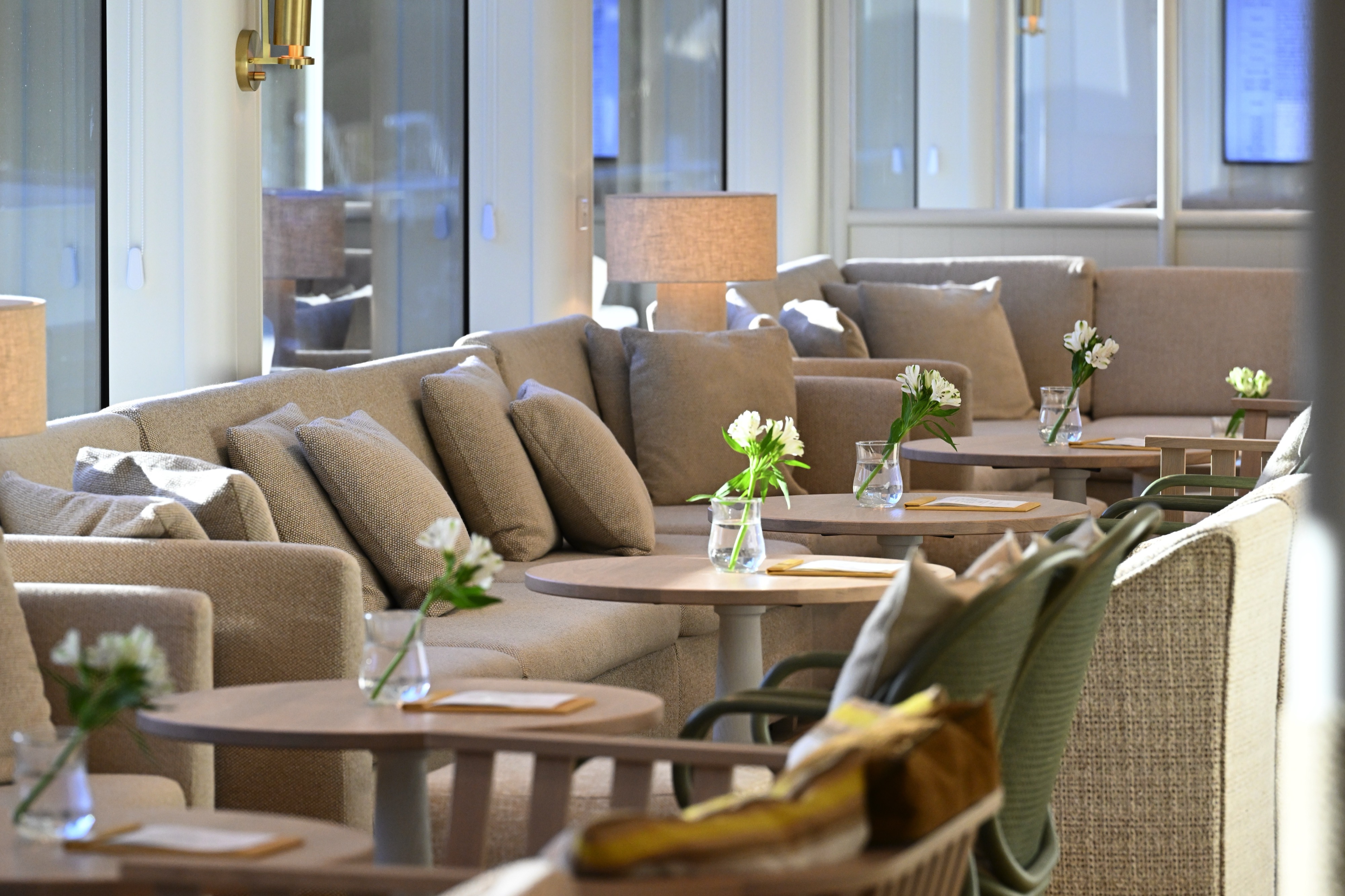 APT Solara - The Salon
